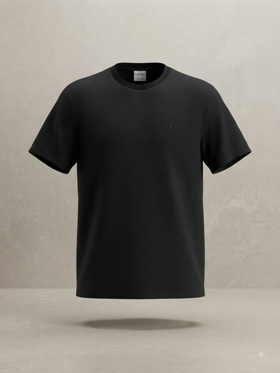 Calvin Klein - T-shirt noir minimaliste à logo discret